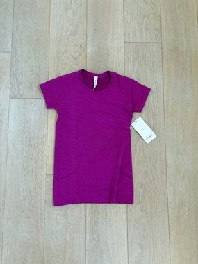 Lululemon swiftly short sleeve. NWT